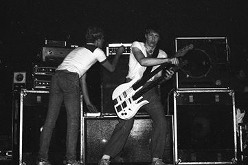 Golden Earring bass roadie Willem Reitsma photographed on April 16 1982 in Dinxperlo photo Henk Vinkes